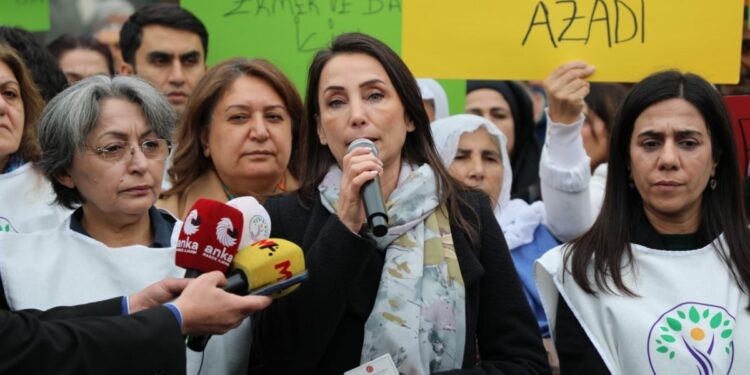 Tülay Hatimoğulları: Savaşa ayrılan bütçeye ‘hayır’ diyeceğiz