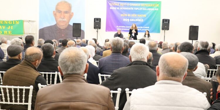 Arkaş: Askerlerin mezarına çiçek koymaya varım, peki ya siz var mısınız?