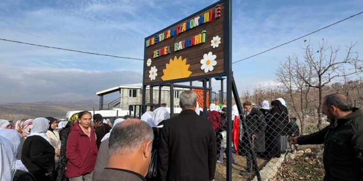Bayram ve Yıldeniz aileleri yaşamını yitiren yakınlarını andı