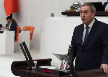 Bakırhan’dan ‘yerel yönetim’ çağrısı: Mahalledeki sorunu Ankara’da çözemezsiniz