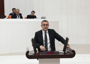 DEM Parti’li Eren: Özerk Yönetim’e kapıları açın