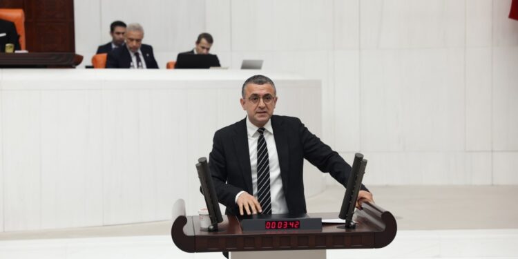 DEM Parti’li Eren: Özerk Yönetim’e kapıları açın