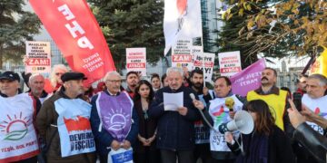 Bakanlık önünde ‘asgari ücret’ protestosu