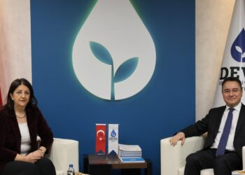 Babacan: Sürecin en büyük eksikliği Erdoğan’ın kamuoyunu bilgilendirmemesi DEM Parti Heyeti: Yasal düzenlemeler barışı katkı sunmalı