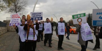 Ekmek ve barış için yürüyenler: Savaşa değil, barışa yatırım yapılsın