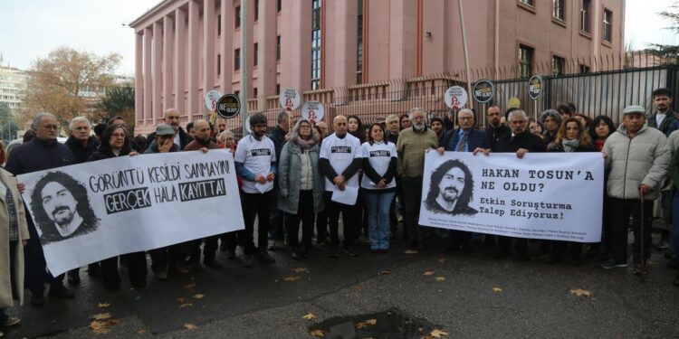 Adalet Bakanlığı önünden seslendiler: Hakan Tosun’a ne oldu?