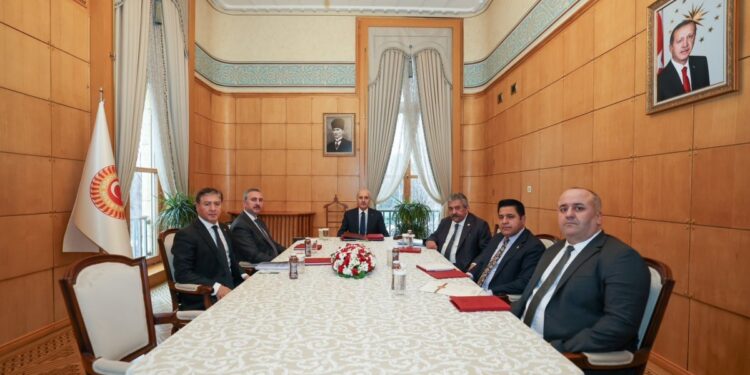 Rapor yazım ekibi toplantısı bitti: Komisyonun süresi uzatılacak