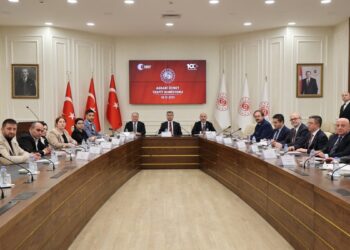 İktidar ve işveren temsilcileri asgari ücret için 3’ün kez toplanacak