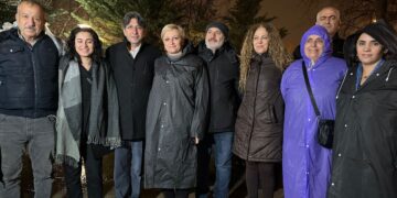 Depremzedeler yargı paketi geçmeden nöbeti bitirmeyecek