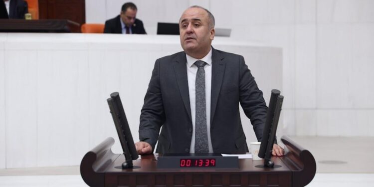 Tahliyesi 15 ay ertelenen tutsağın durumu Meclis gündemine girdi