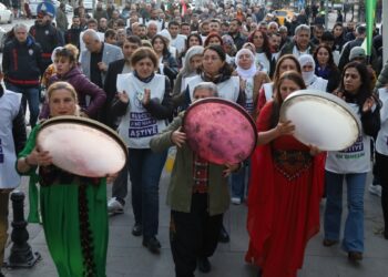 ‘Ekmek ve barış için bütçe’ yürüyüşü: Savaşa değil emekçiye bütçe