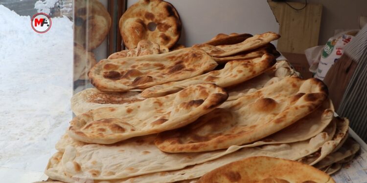 Wan’da halk artık bayat ekmek alıyor!
