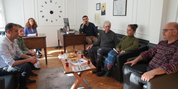 Sosyolog Holloway’den Asrın Hukuk Bürosu’na ziyaret