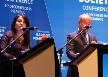 Barzani: Sürece her anlamda katkı sunmaya hazırım Talabani: Barış ve demokrasi umudu için atılan her adımı savunuruz