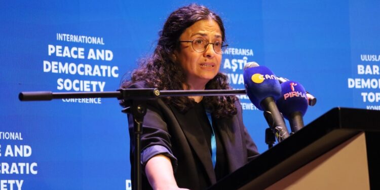 Azime Işık: Dönüşüm için ilkin adalet kıstası benimsenmeli