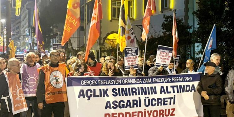 Asgari ücrete tepki: Geçim artık imkansız  YENİLENDİ