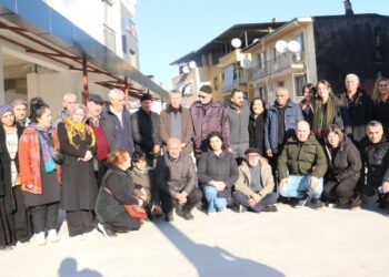 İzmir’de tutsaklar Toprak ve Taş tahliye oldu