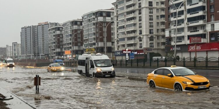 Kuvvetli yağış ve rüzgar uyarısı