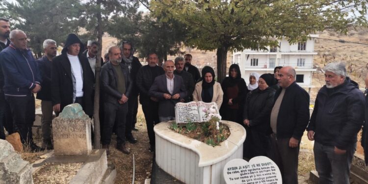 Aydın Erdem mezarı başında anıldı