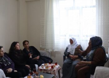 DEM Parti’den tarım işçisi kadınlara ziyaret