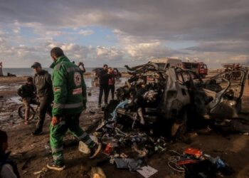 İsrail Gazze’de araç hedef aldı: 4 kişi hayatını kaybetti