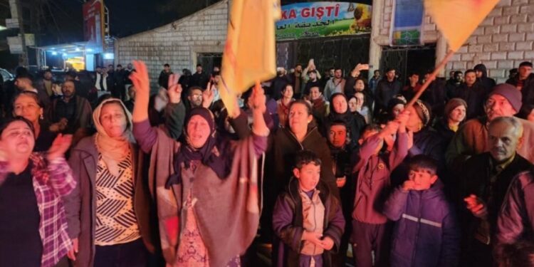Geçiş hükümeti saldırıları protesto edildi