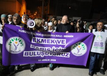 Bütçe yürüyüşçülerini karşılayan yurttaşlar: Barış olmadan ekmek olmaz