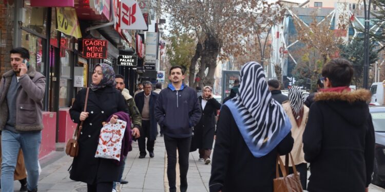 Gençlerden çağrı: Uyuşturucu ve fuhuşa karşı birlikte önlem alalım