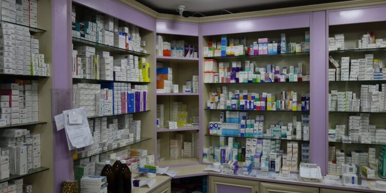 Wan-Bedlîs-Colemêrg Eczacılar Odası Başkanı: Fiyat belirsizliği ilaçları vurdu