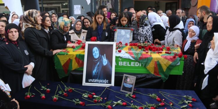 Barış Annesi Aliye Timur son yolculuğuna uğurlandı