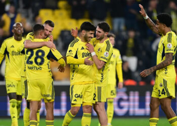 3 Puan 3 Golle Geldi... Fenerbahçe Ligde Zirveye Yerleşti!