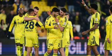 3 Puan 3 Golle Geldi... Fenerbahçe Ligde Zirveye Yerleşti!