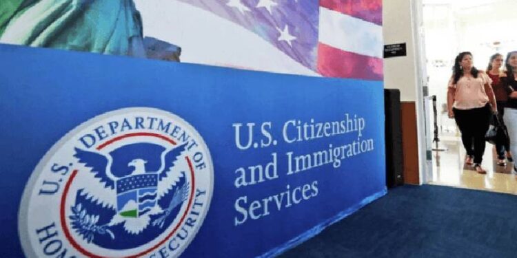 ABD, ülkedeki sığınmacıların çalışma izni süresini 5 yıldan 18 aya düşürdü