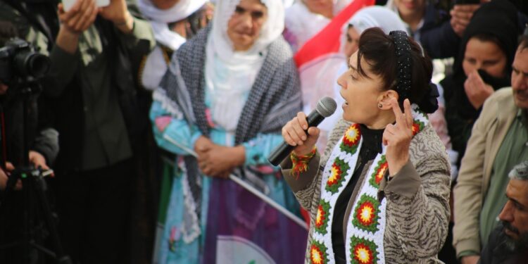 Ahmet Türk’ten Bursaspor’a tepki: Bu tüm Kürtlere yapılan hakaret ve tehdittir