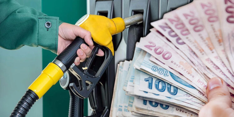 Akaryakıta Çifte Zam! ÖTV Oranı Belli Oldu: Yeni Yıl Yeni Fiyatlarla Geliyor