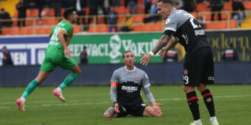 Alanyaspor Yenilgisi Sonrası Kritik Karar... Fatih Karagümrük'ten İstifa Geldi