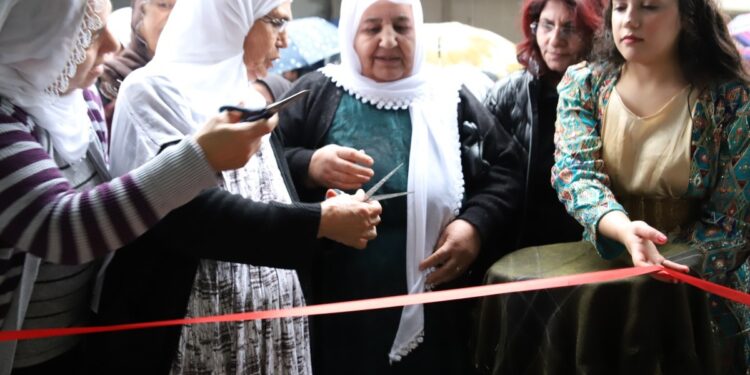 Anavarza Kültür ve Sanat Derneği açıldı