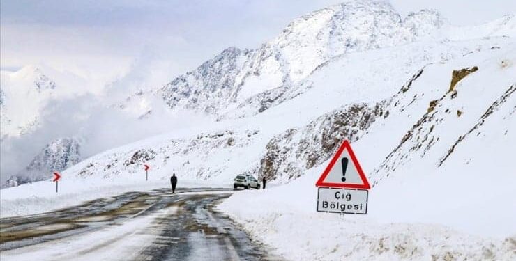 Artvin’de üç çoban çığ altında kaldı
