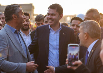 Bakan Kurum, Hatay'da Sahaya İndi: Afet Konutlarını İnceledi