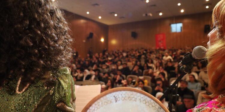 Barış temalı müzik festivali ilk gününde