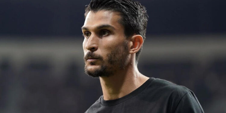 Beşiktaş'ta Kadro Dışı Bırakılmıştı, Necip Uysal Sessizliğini Bozdu