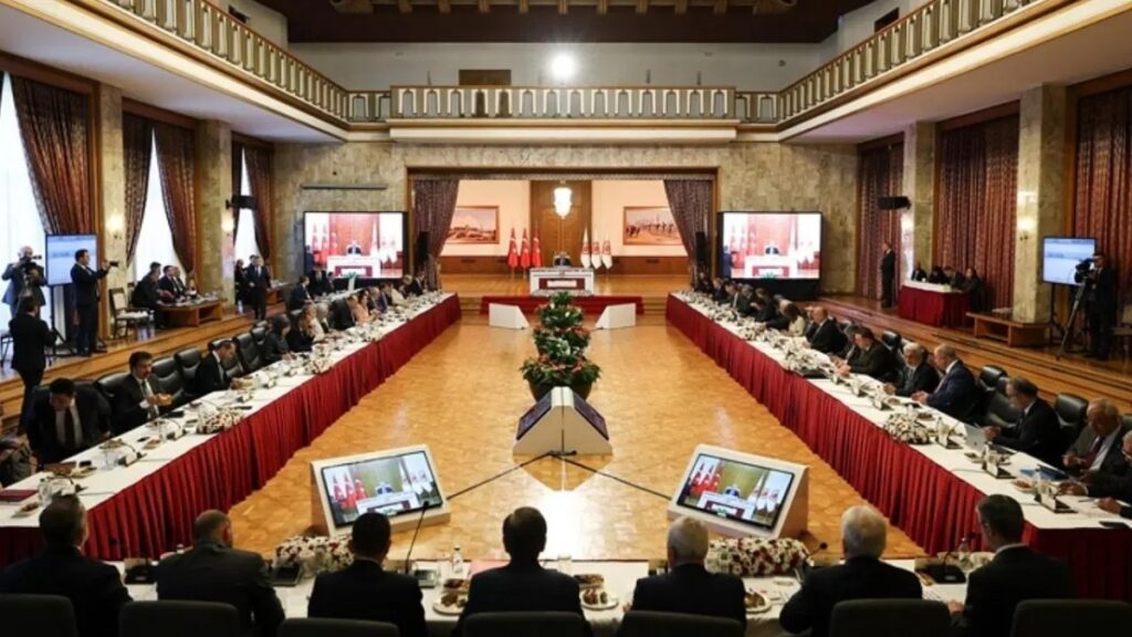 CHP raporunu yarın Meclis'e AKP de Erdoğan'a sunacak