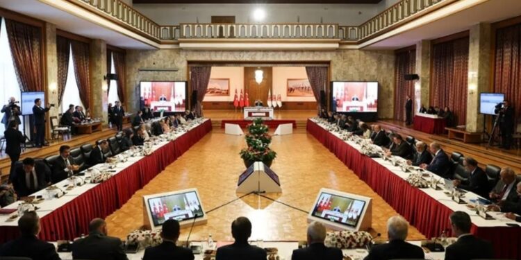 CHP raporunu yarın Meclis'e AKP de Erdoğan'a sunacak