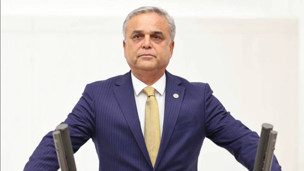 CHP’nin kesin ihraç istemiyle PM’ye sevk ettiği Hasan Ufuk Çakır, istifa ettiğini duyurdu