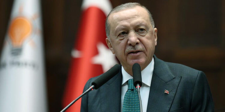 Cumhurbaşkanı Erdoğan Gençlere Seslendi: 'Ülkenin Geleceğine Sahip Çıkın'