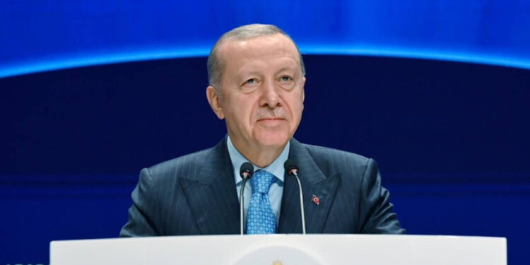 Cumhurbaşkanı Erdoğan'dan Özgür Özel'e Tepki: 'Her Köşeye Sıkıştığında Saçmalıyor'