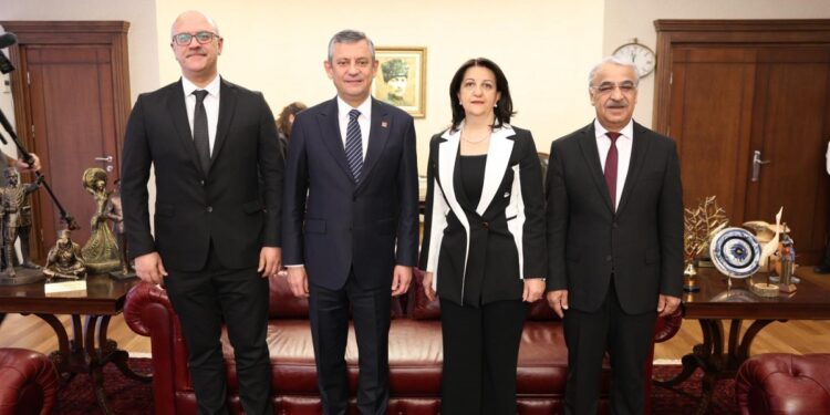 DEM Parti İmralı Heyeti ile Özel görüşmesi başladı