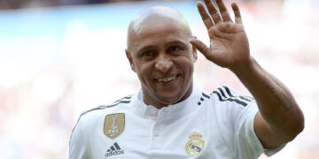 Efsane Futbolcu Roberto Carlos Tatilde Fenalaştı! Apar Topar Hastaneye Kaldırıldı