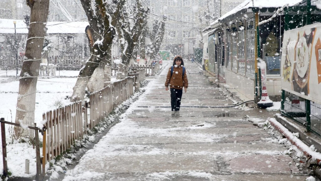 Eğitime Kar Engeli! İşte 31 Aralık’ta Okulların Tatil Olduğu İller...
