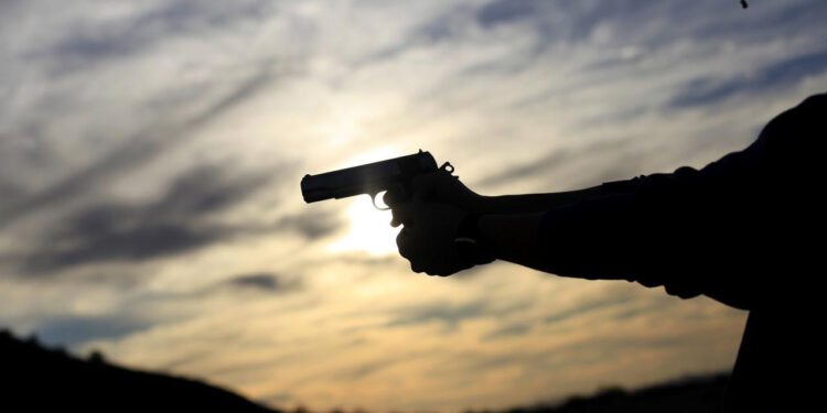 Esenyurt’ta Dehşet! Sokakta Yürüyen İnsanlara Ateş Açtılar